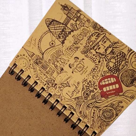 London 3D spiraled notebook NWOT - Picture 2 of 5